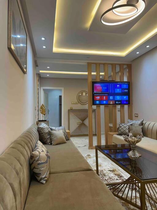 Appartement De Luxe Tangier Bagian luar foto