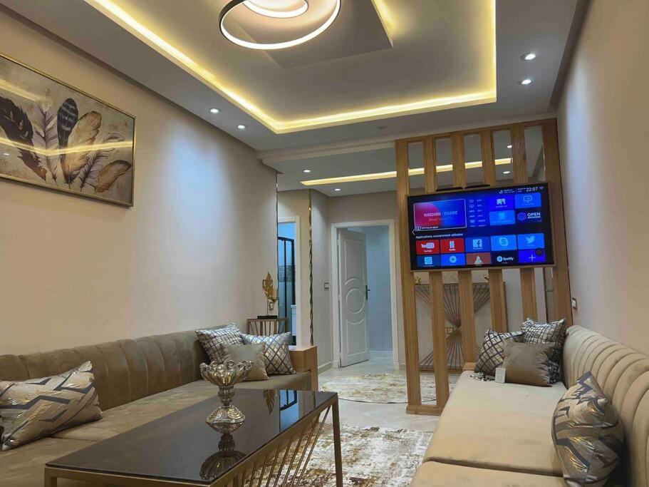 Appartement De Luxe Tangier Bagian luar foto